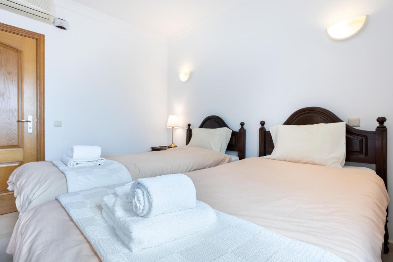 Top Floor Apartment With Great Views! Albufeira Bagian luar foto