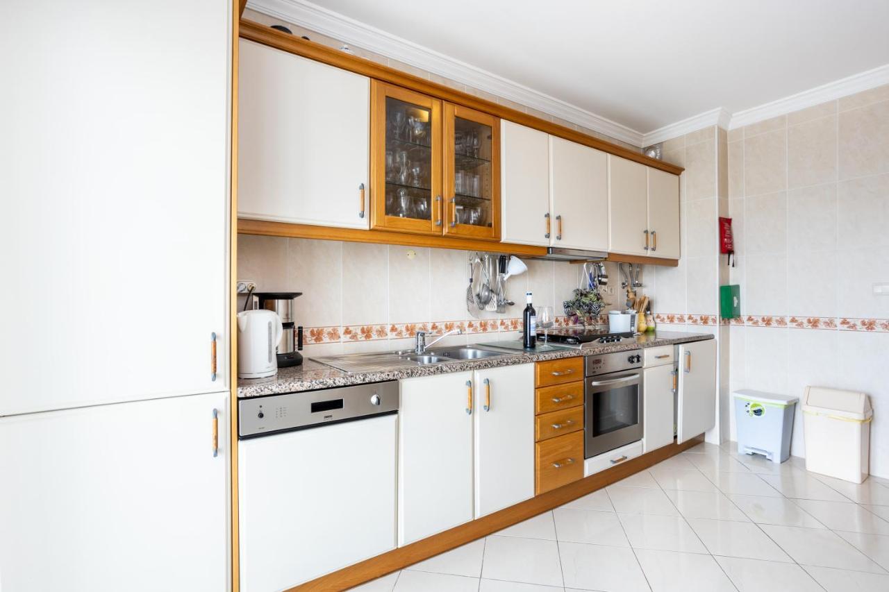 Top Floor Apartment With Great Views! Albufeira Bagian luar foto