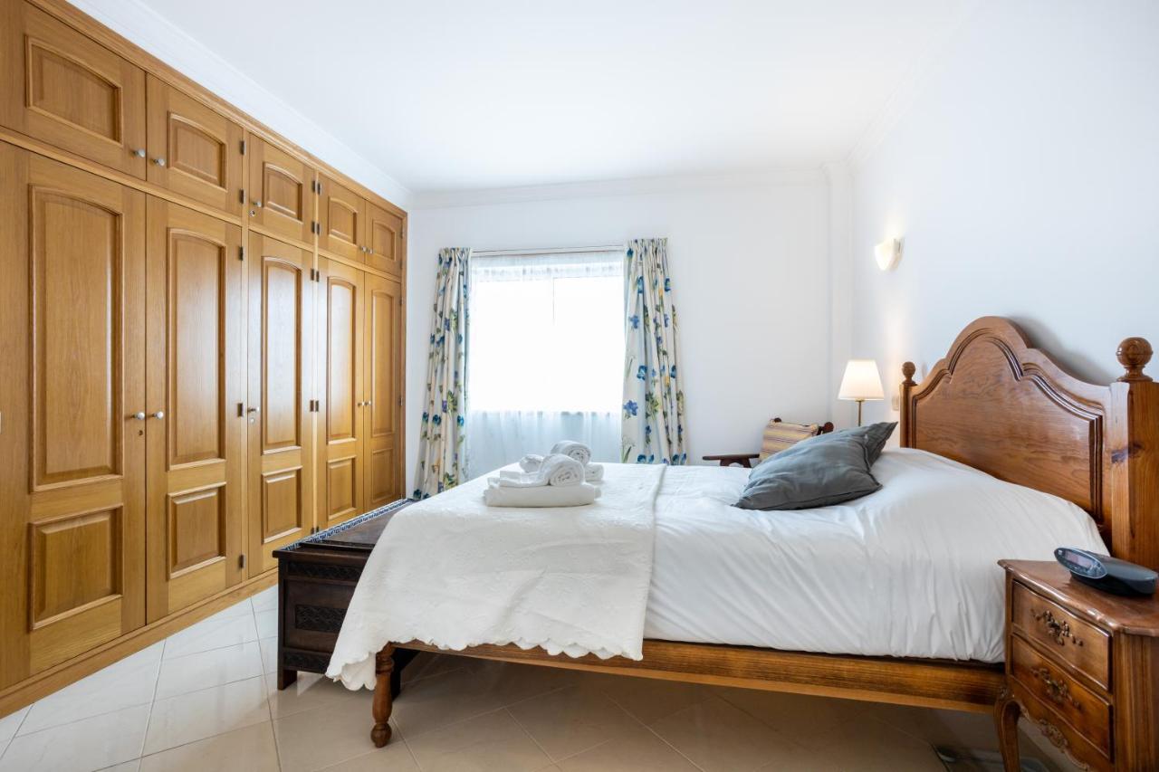 Top Floor Apartment With Great Views! Albufeira Bagian luar foto